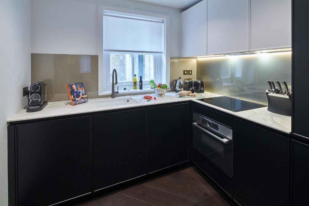 Lexham Gardens by Cheval Maison - Superior Two Bedroom Apartment