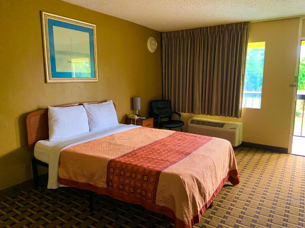 Red Carpet Inn Kinston - King Room - Acceso A La Discapacidad