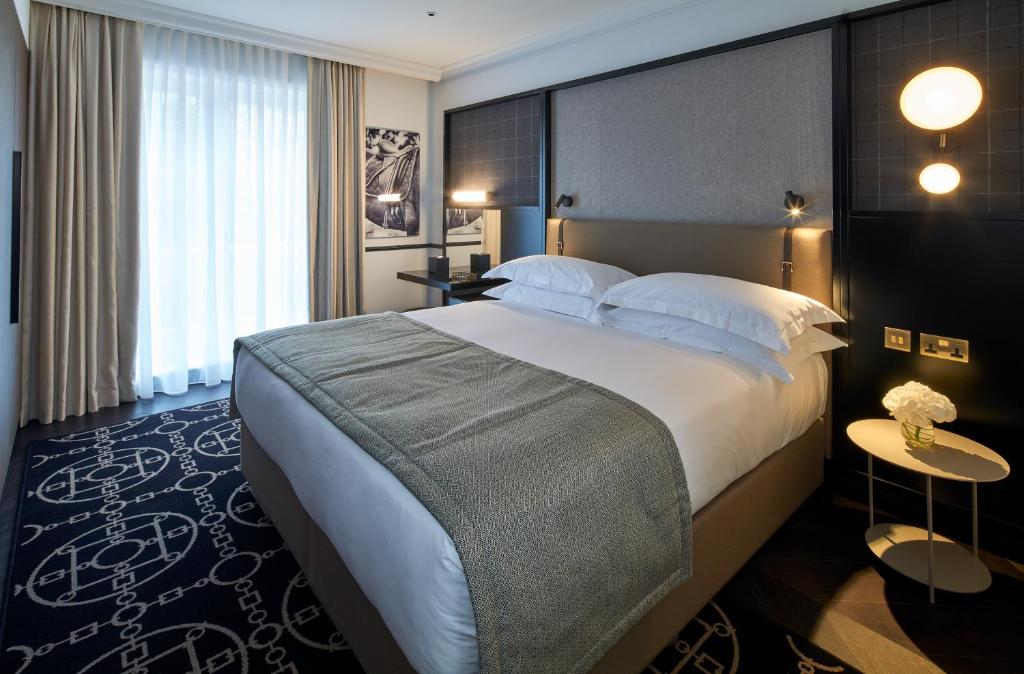 Lexham Gardens by Cheval Maison - Luxury Two Bedroom Apartment