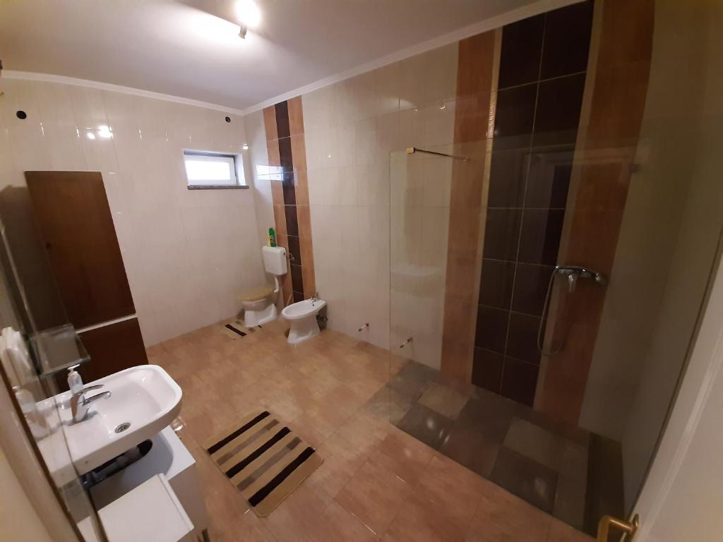 Koupelna v ubytování Zoli Vendégház