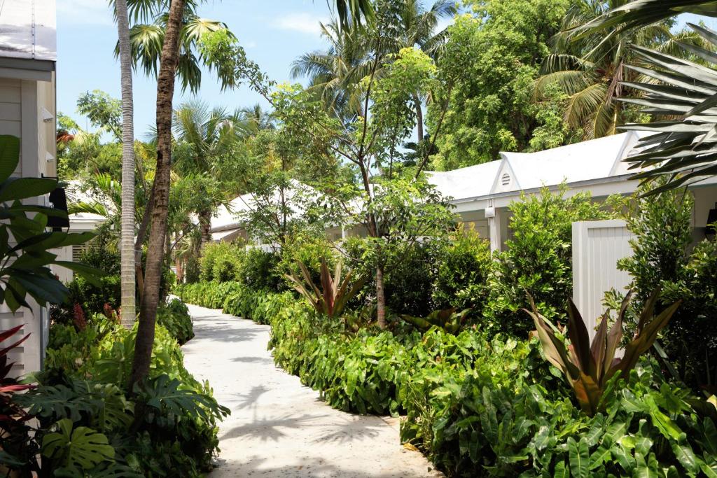 Aed väljaspool majutusasutust Winslow's Bungalows - Key West Historic Inns