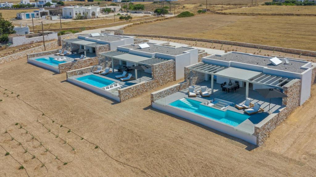 Bazén v ubytování T7 LUXURY VILLAS PAROS nebo v jeho okolí