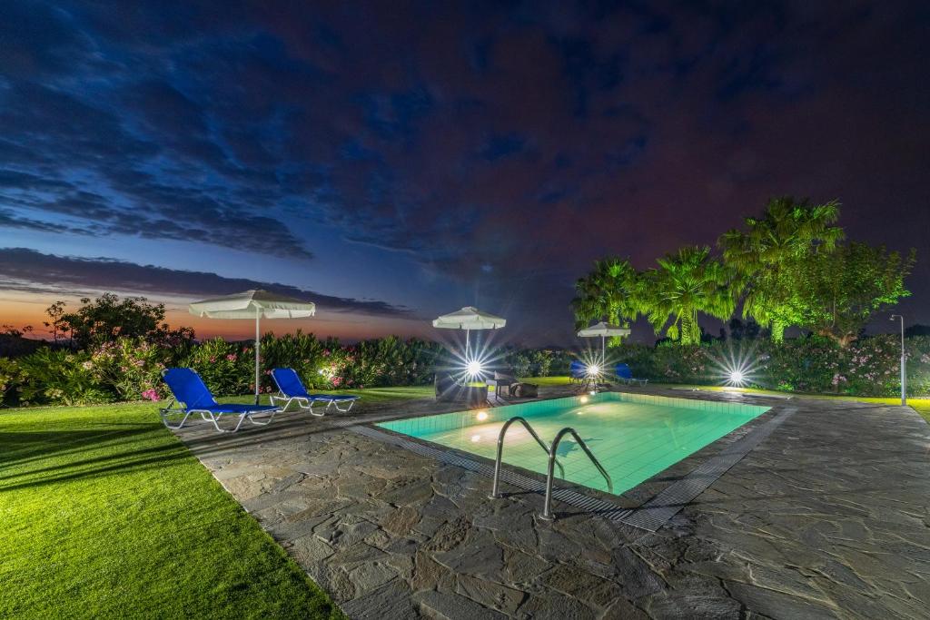Zdjęcie z galerii obiektu Villa Elia with pool, Yurt and sea views w mieście Kos