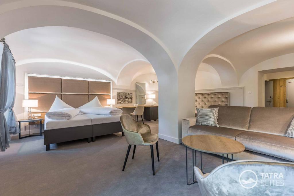 Posteľ alebo postele v izbe v ubytovaní TATRA SUITES Boutique Suites Deforte Elegance 201