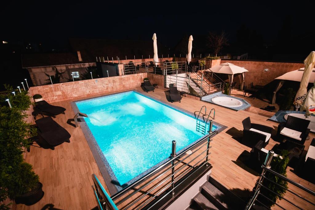 Piscina di Prezident Hotel o nelle vicinanze