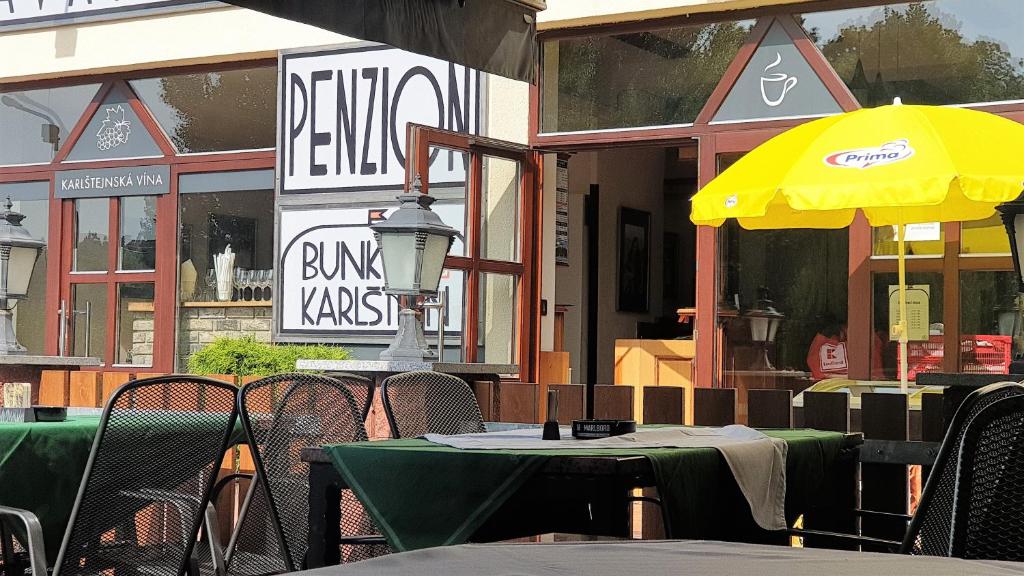 Restaurace v ubytování Bunkr Karlštejn