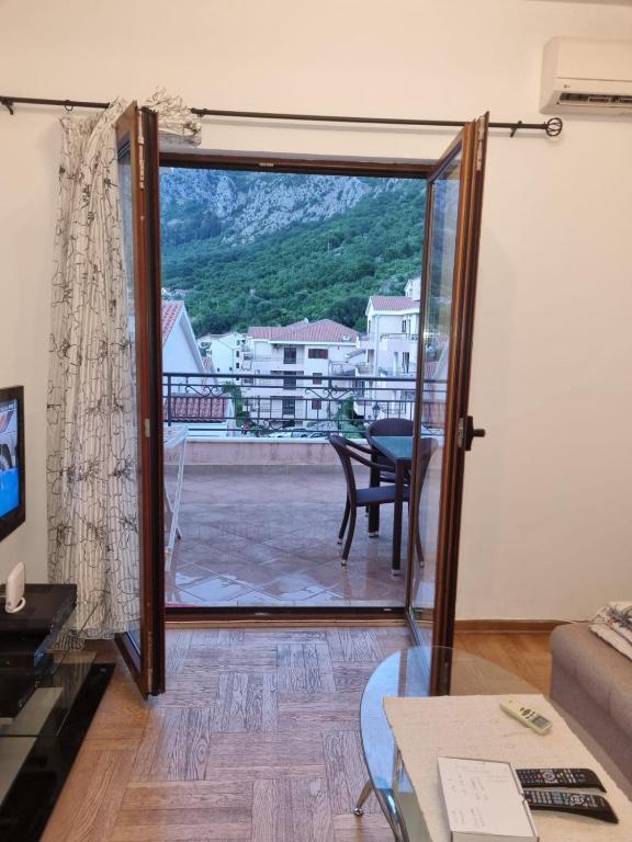 Nespecifikovaný výhled na hory nebo výhled na hory při pohledu z apartmánu