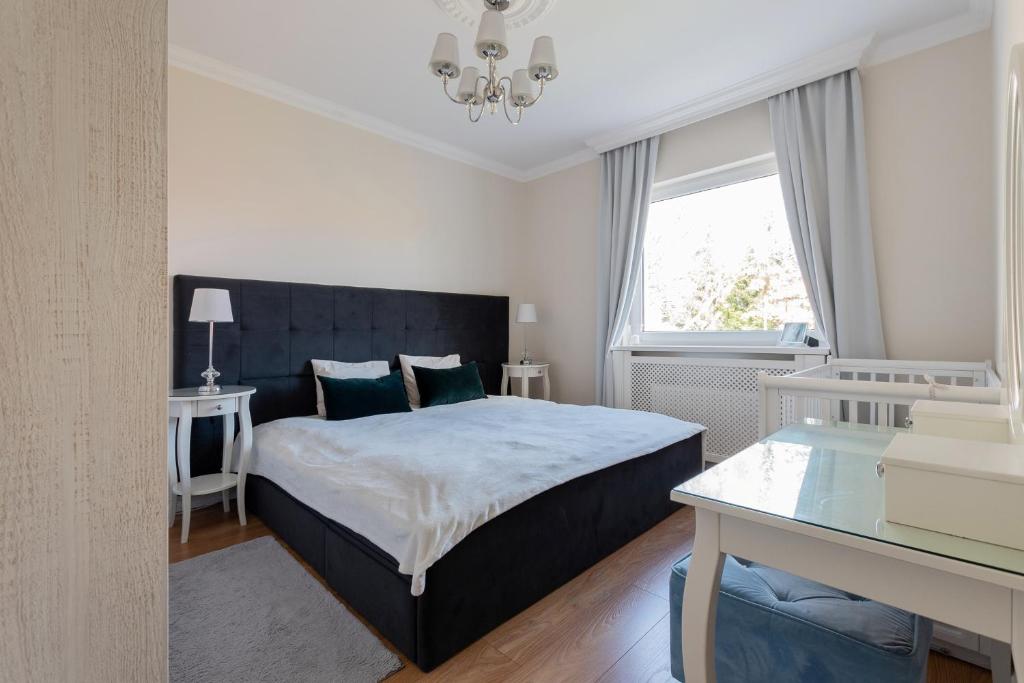 Elegant near Old Town - free parking - 5