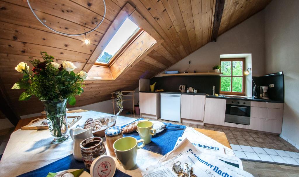 Kuchyňa alebo kuchynka v ubytovaní Gabis Lodge