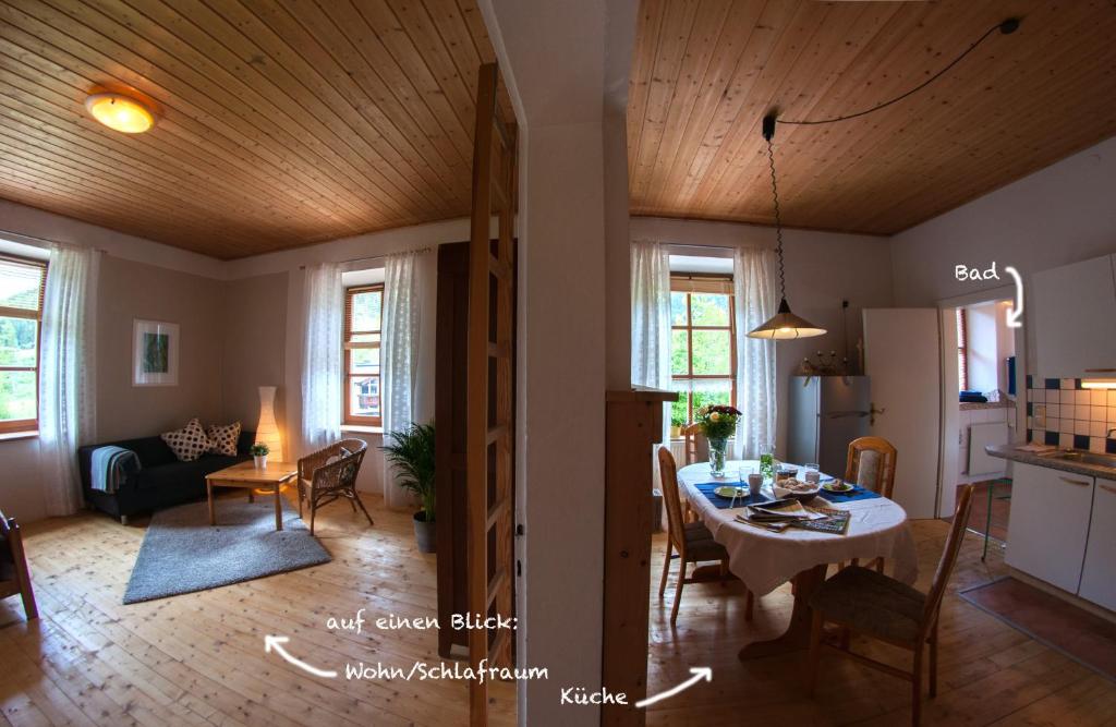 Posedenie v ubytovaní Gabis Lodge