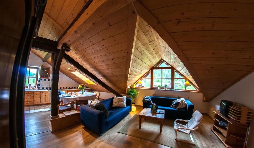 Posedenie v ubytovaní Gabis Lodge