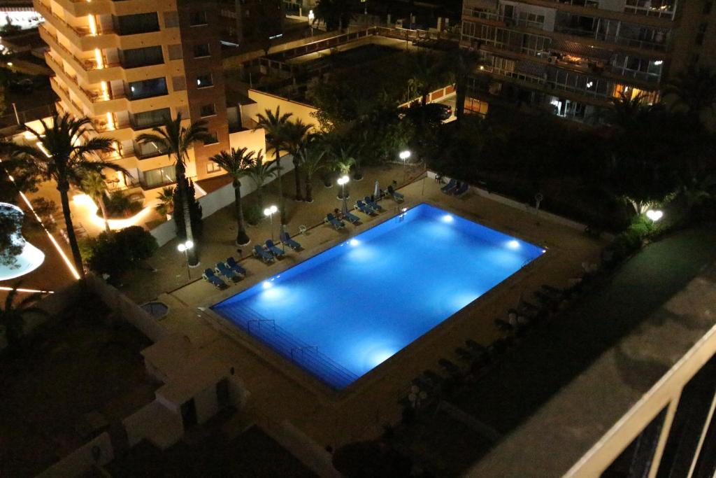 Bazén v ubytování Lantana Suite-Turis Benidorm nebo v jeho okolí