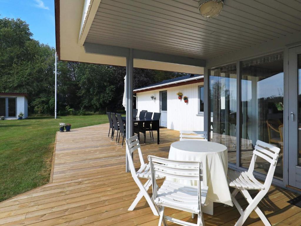 Balkón nebo terasa v ubytování 8 person holiday home in Læsø-By Traum
