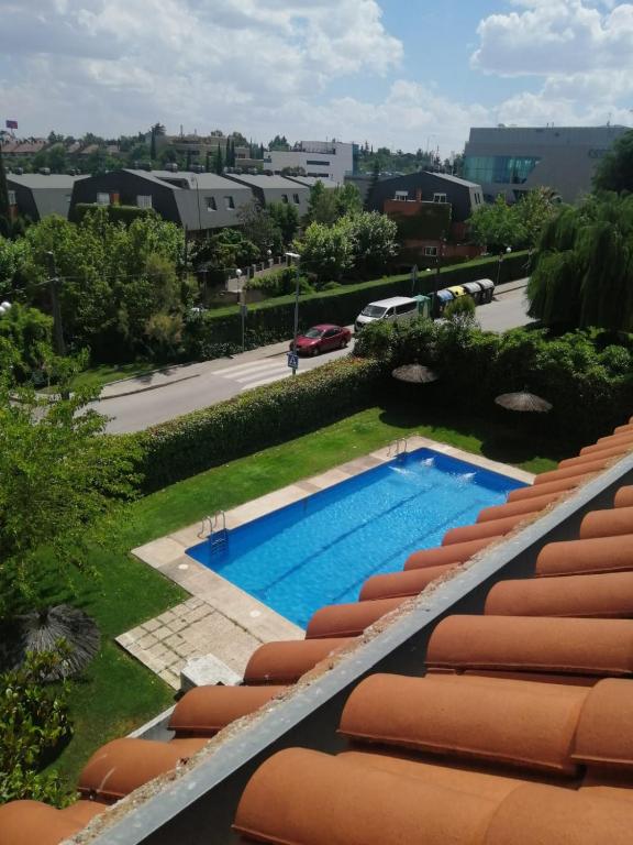 Bazén v ubytování Tomillaron House nebo v jeho okolí
