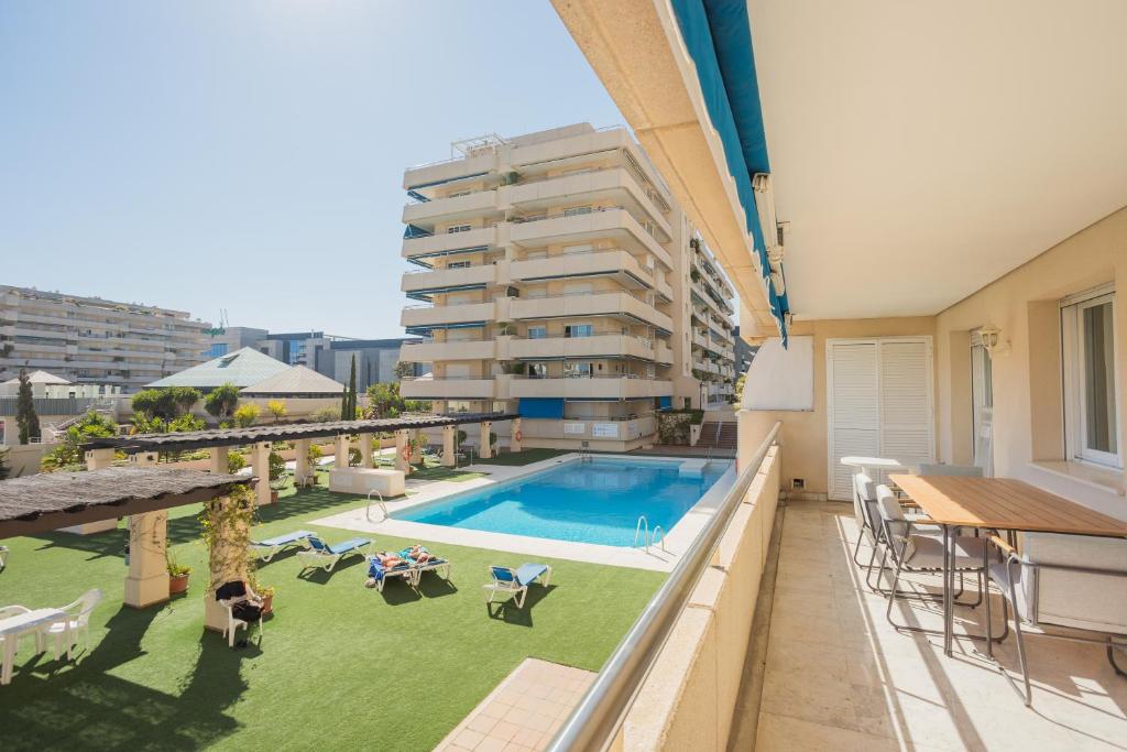 Marina Banús Apartment, Marbella, Spain - Booking.com
