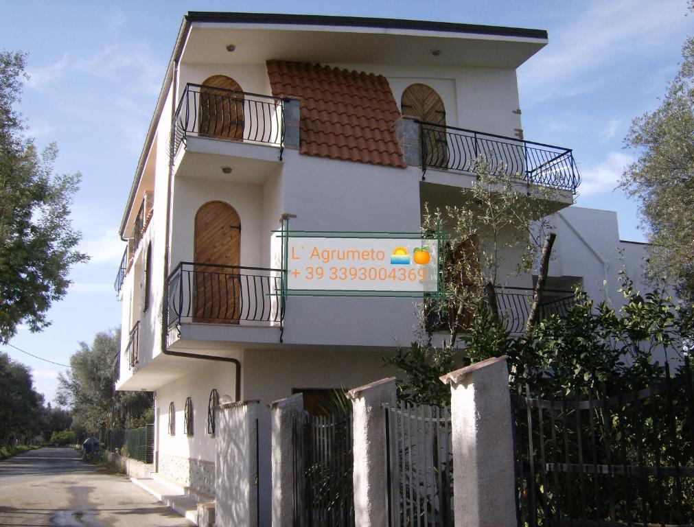 Budova, v ktorej sa apartmán nachádza