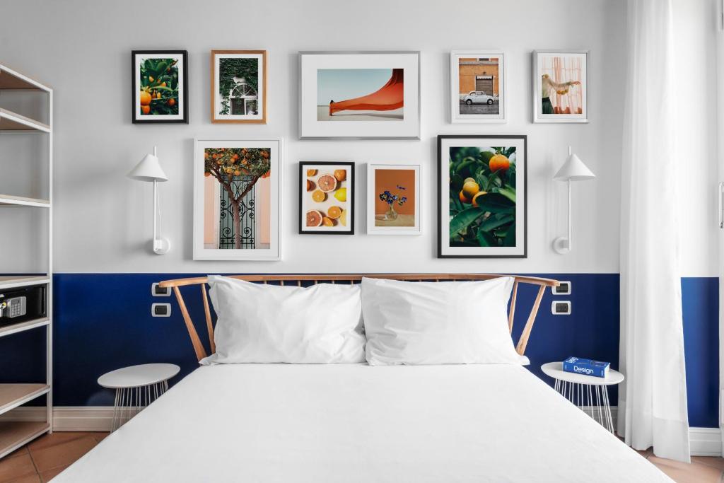 Postel nebo postele na pokoji v ubytování Sorrento & Else - Deluxe Apartments