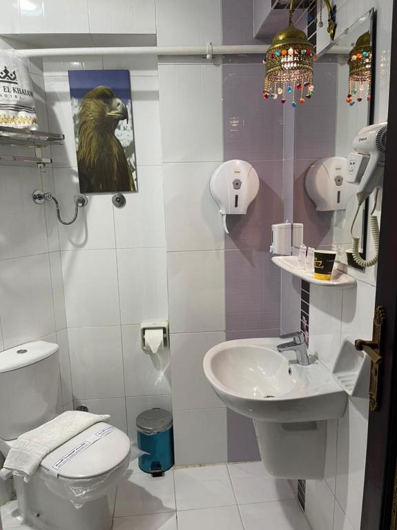 Koupelna v ubytování Omar Elkhaiam Hotel
