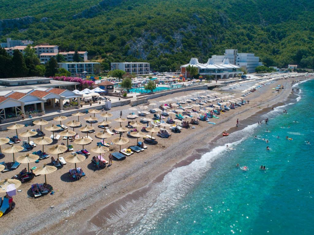Fotografie z fotogalerie ubytování PEARL BEACH RESORT - Hills & Villas v destinaci Čanj