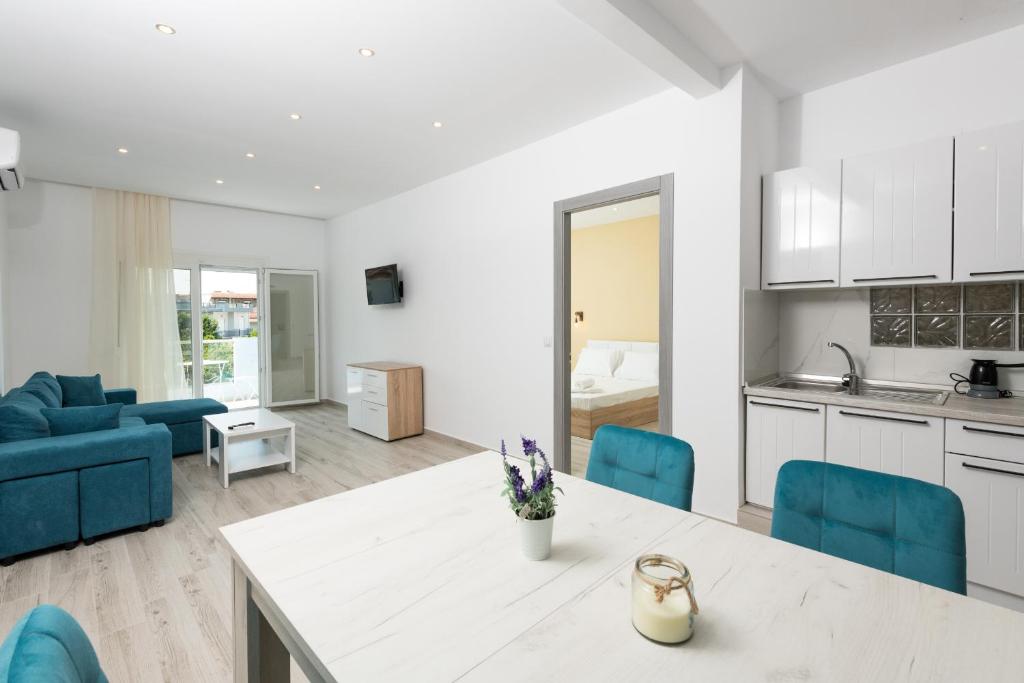 Kuchyň nebo kuchyňský kout v ubytování Diamanti Apartments Downtown Limenas Thasos