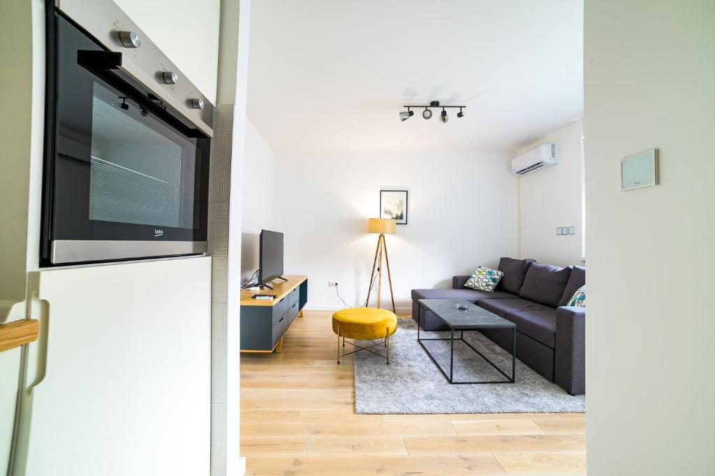 Sun Square Apartments - 带阳台的公寓
