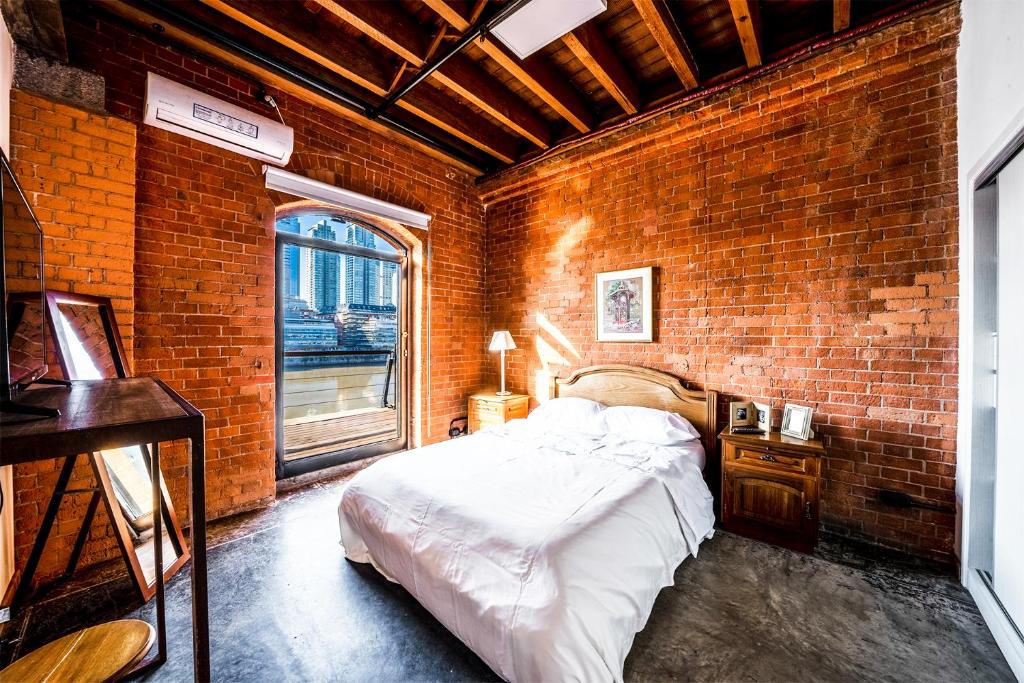 Madero Homes - One-Bedroom Apartment