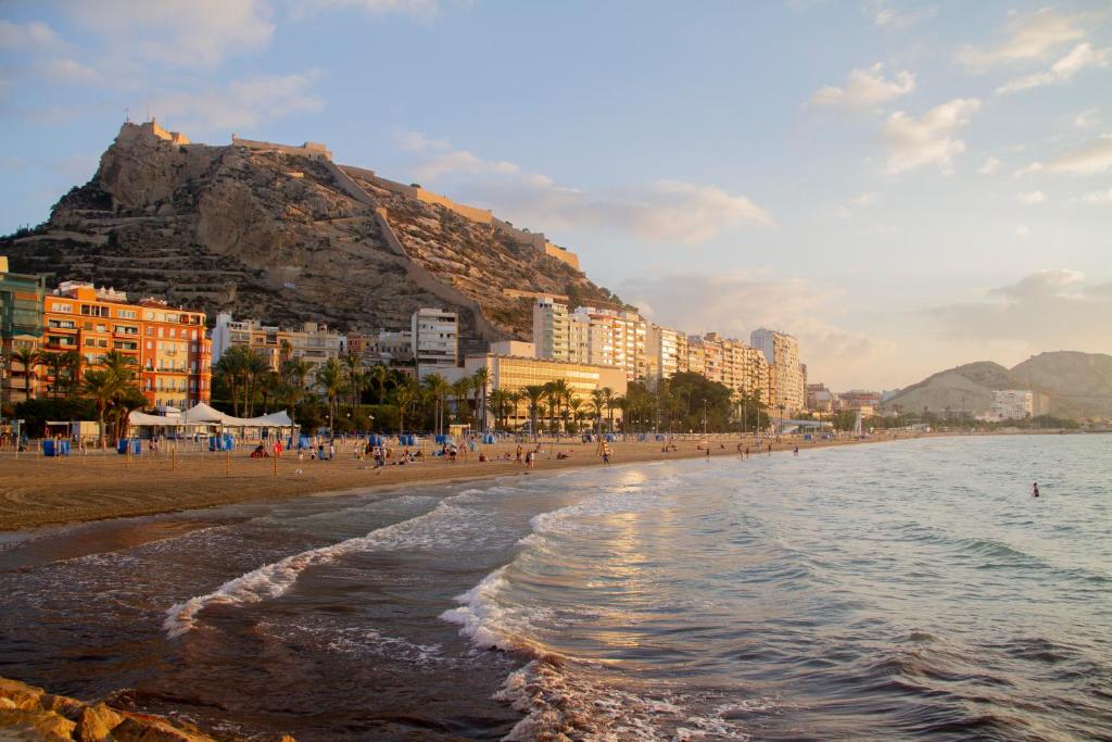 GR01, Alicante – Updated 2022 Prices