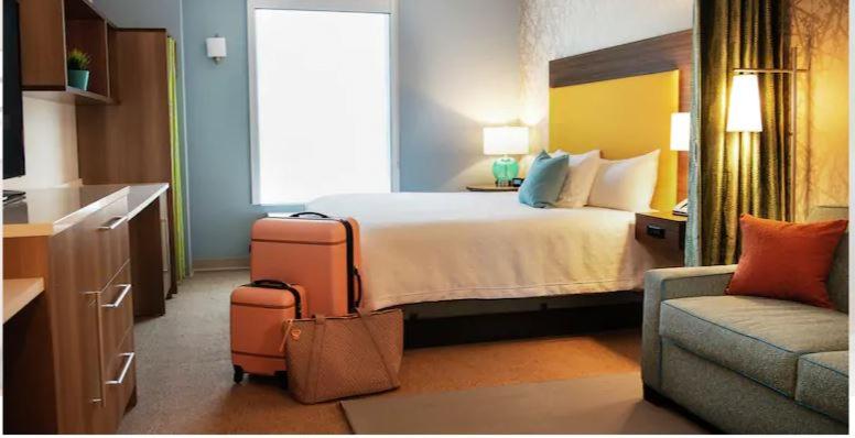 מיטה או מיטות בחדר ב-Home2 Suites By Hilton Amarillo East