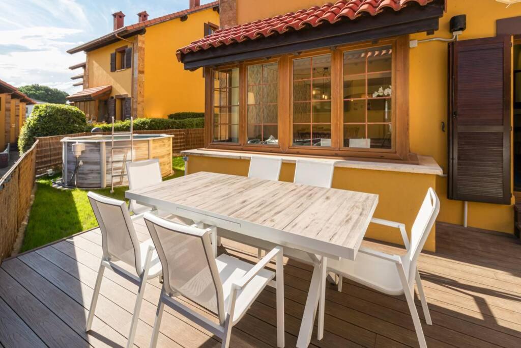 Fotografie z fotogalerie ubytování Cantabria Collection - Espectacular casa con piscina pequeña v destinaci Bareyo