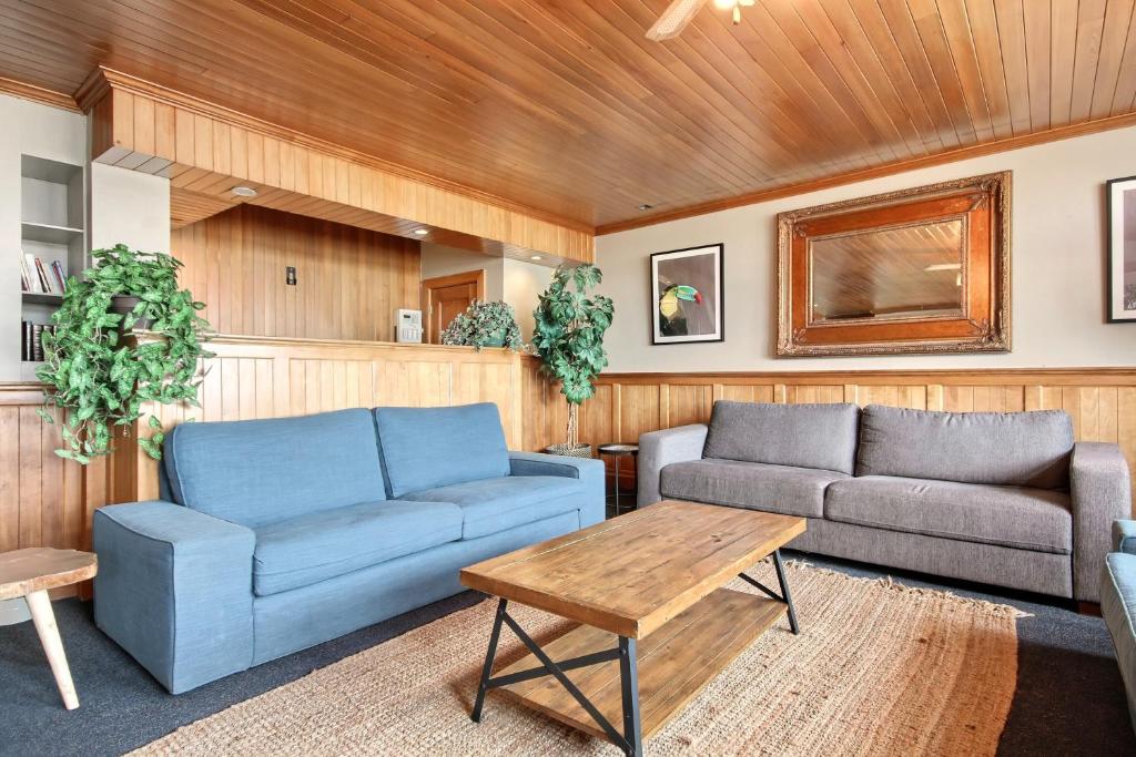 North House - Hôtel Automatisé Manoir des Remparts - Resim 7