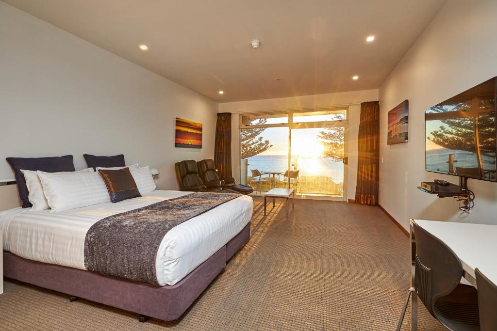 
Premium King Room with Spa Bath
