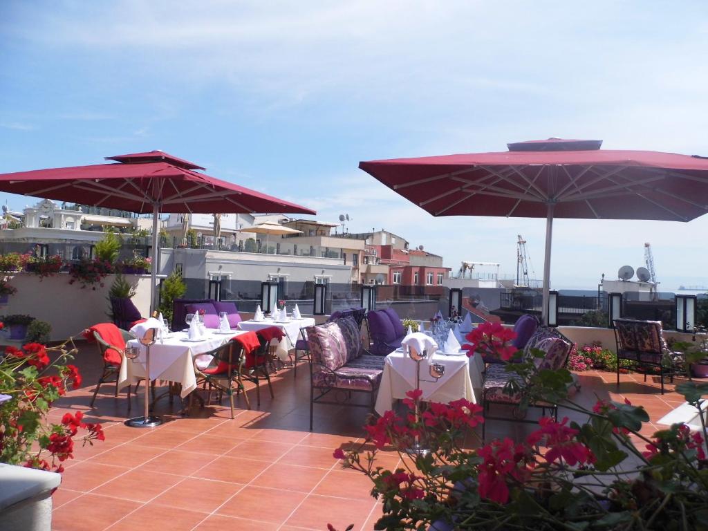 Restaurace v ubytování GLK PREMIER The Home Suites & Spa