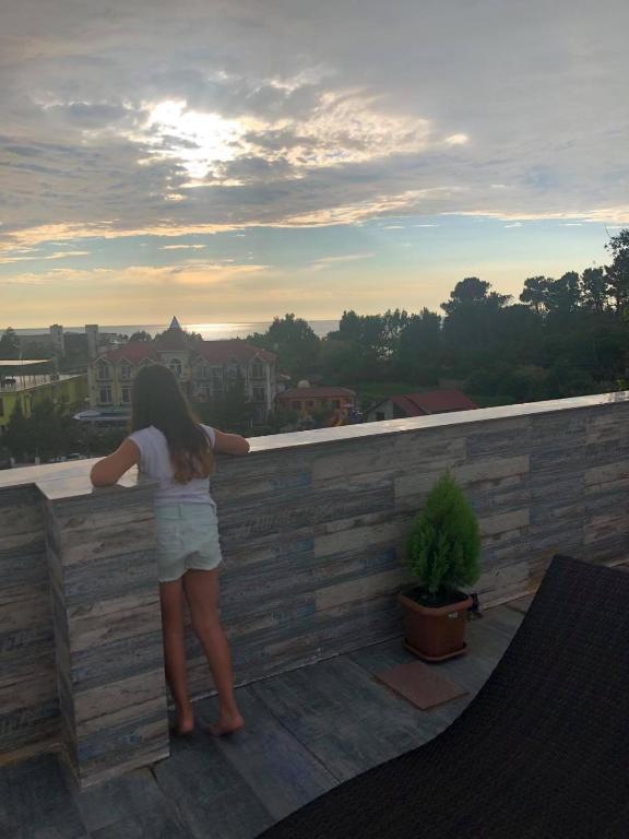 Rõdu või terrass majutusasutuses Chaki Hotel