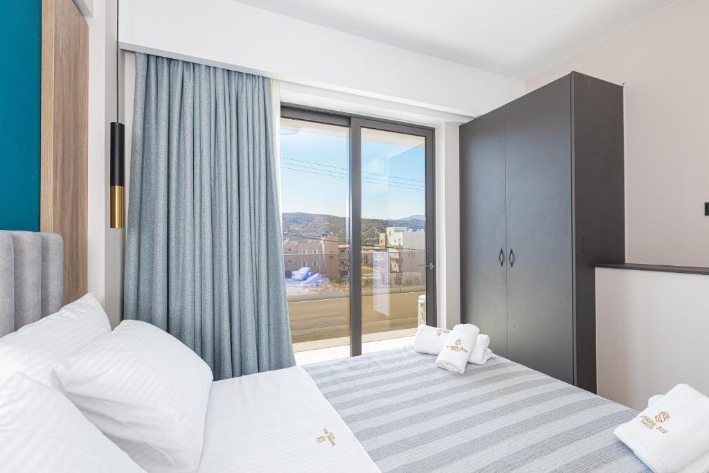 Sapphire Blue Suites - 3