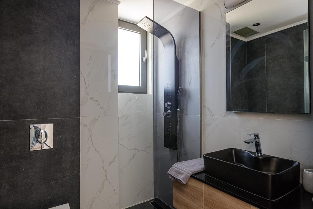 Sapphire Blue Suites - 8