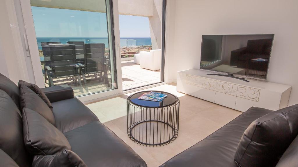 Celere Dona Julia, Casares – Updated 2023 Prices