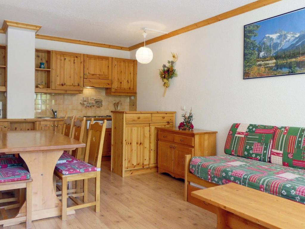 Кухня или мини-кухня в Appartement Méribel, 2 pièces, 5 personnes - FR-1-182-5
