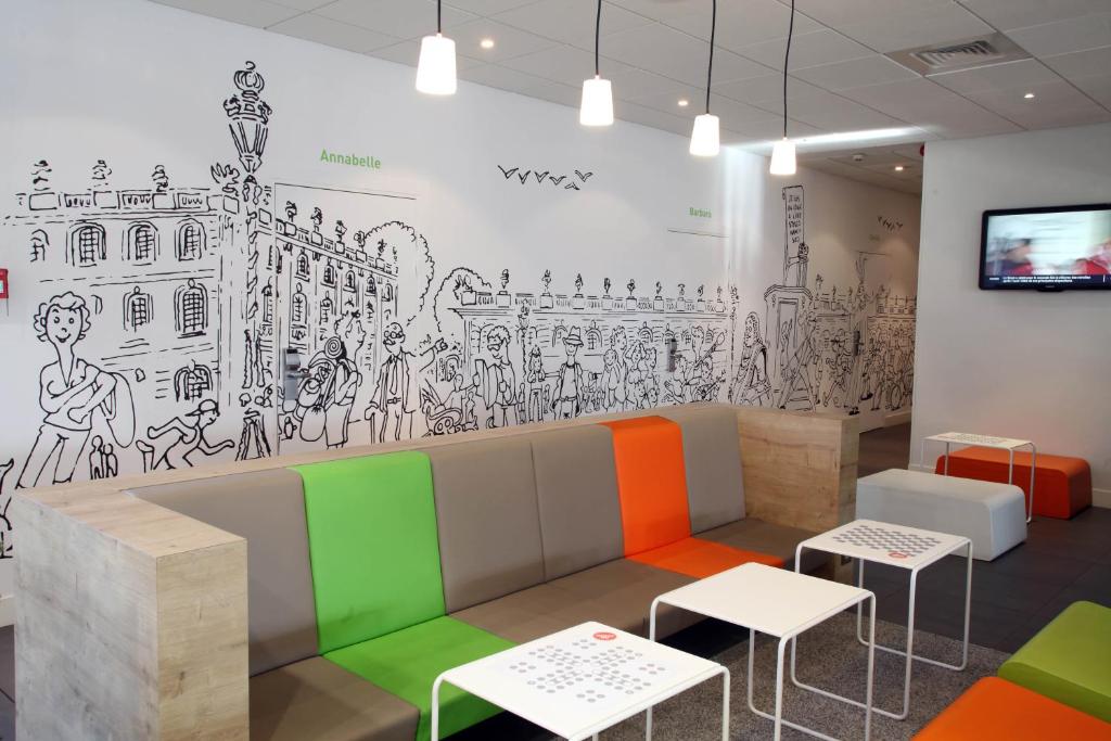 Posezení v ubytování ibis Styles Nancy Sud