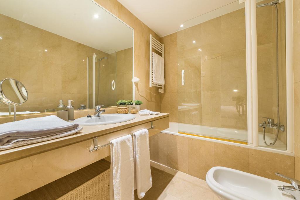 Koupelna v ubytování For You Rentals FREE WiFi Apartment TEMPORAL Malasaña Madrid Center MAL27