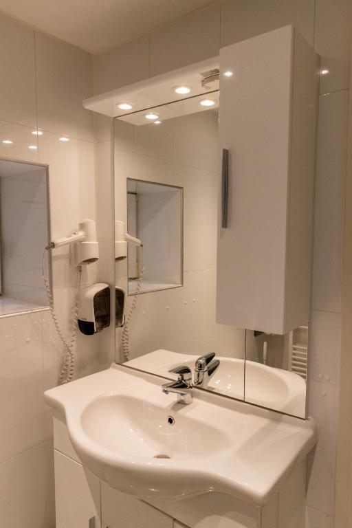 Koupelna v ubytování Hotel zur Post Ochsendorf