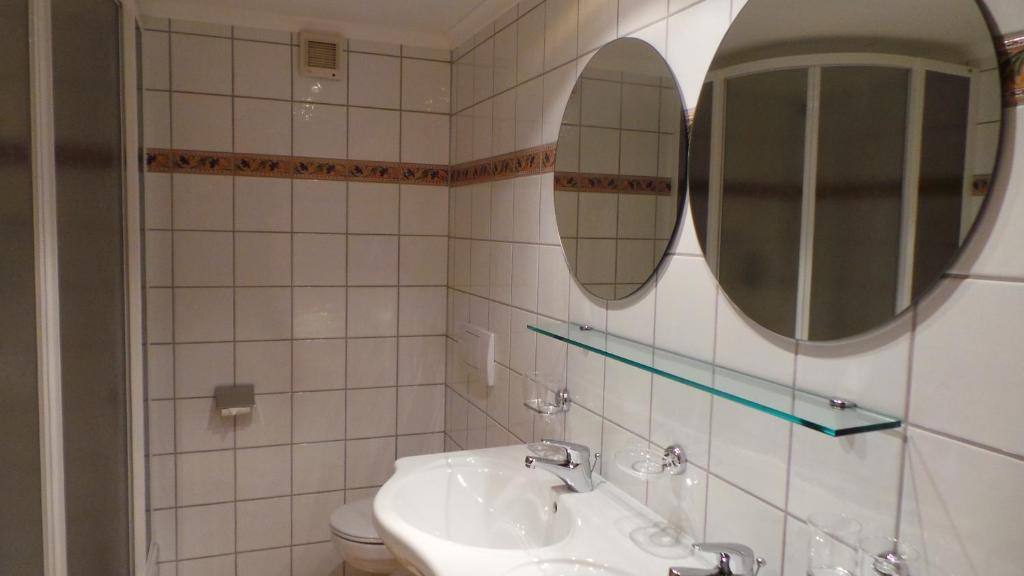 Koupelna v ubytování Ferienwohnungen-Gästehaus Altginzling