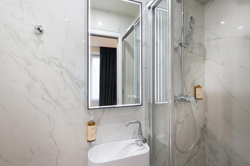 
Double Room with Street View
