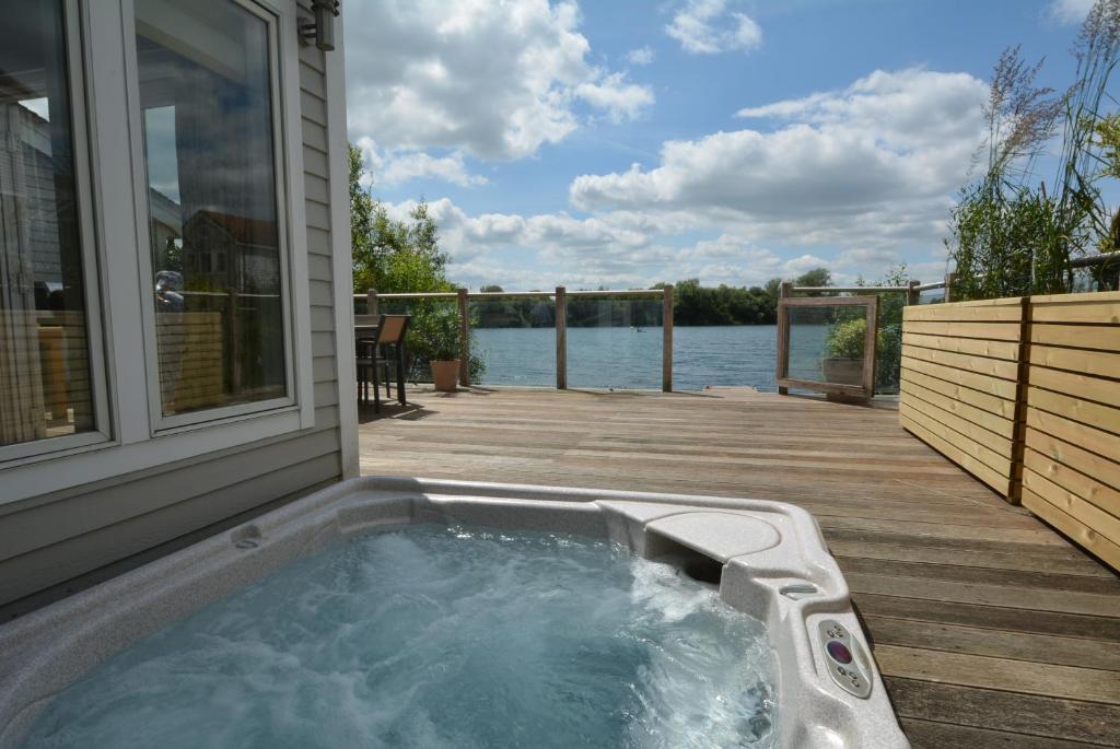 Scout on the Water - Maison De Trois Chambres