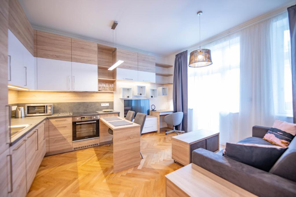 Kuchyň nebo kuchyňský kout v ubytování Friendly apartments in Prague