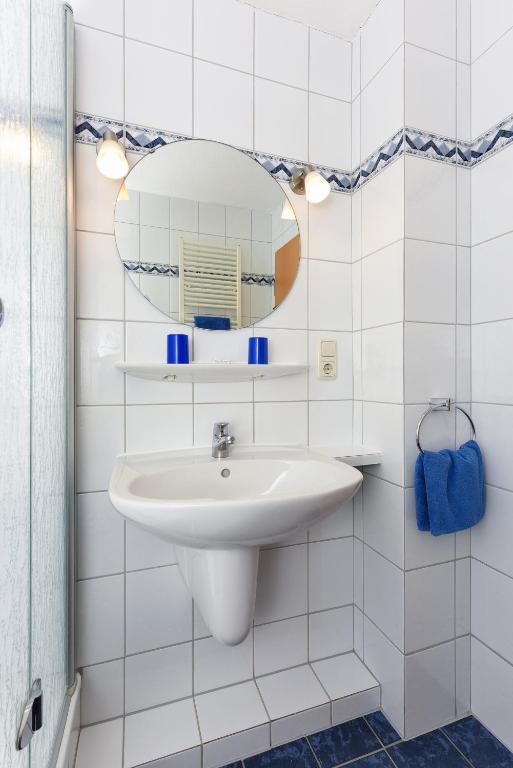 Koupelna v ubytování Hotel-Pension Störtebeker