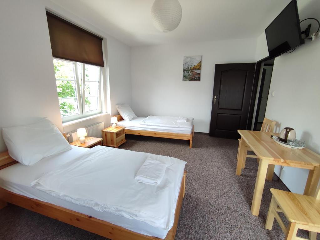 VaBank - Chambre Quadruple Avec Salle De Bains Privative