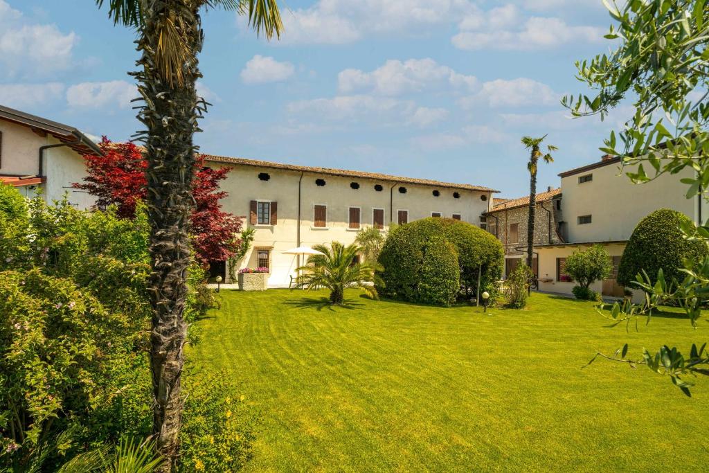 Ogród w obiekcie Palazzo Trevignane appartamento La Grande Cucina