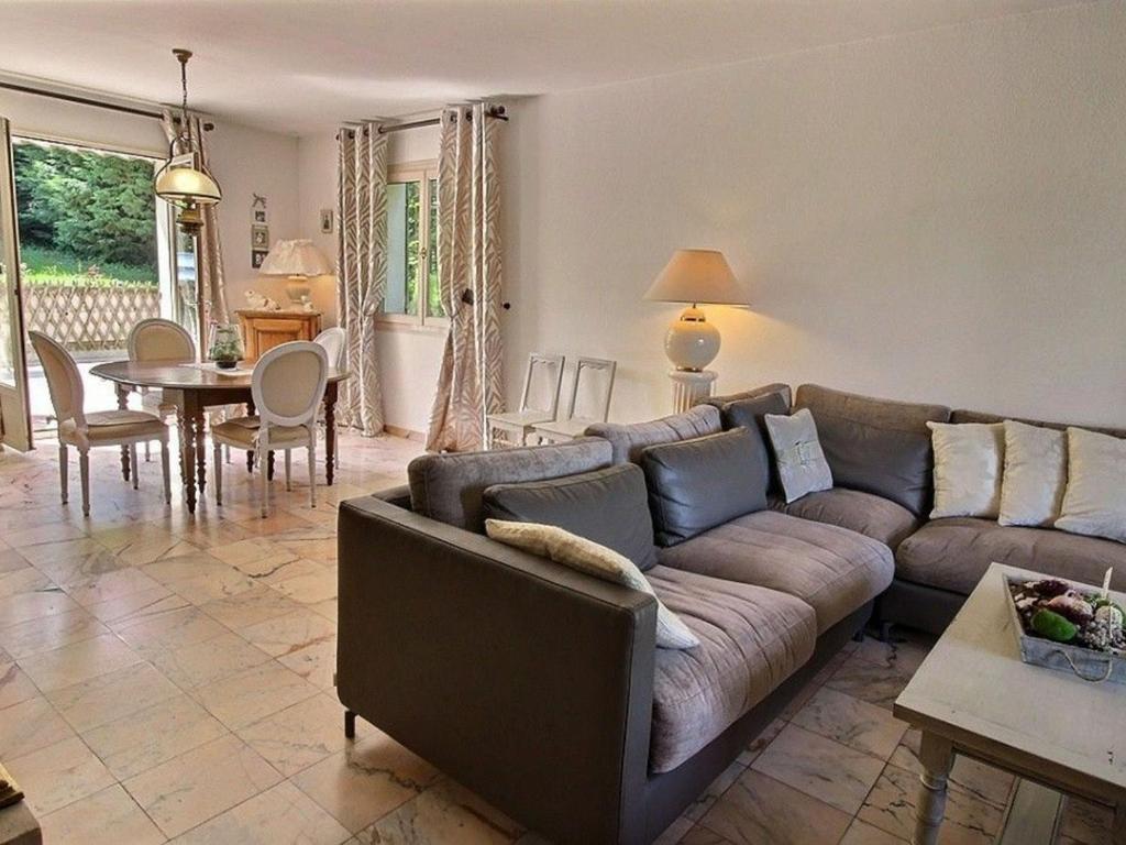 Villa Maison Les HautsdeChée, 5 pièces, 6 personnes FR158535