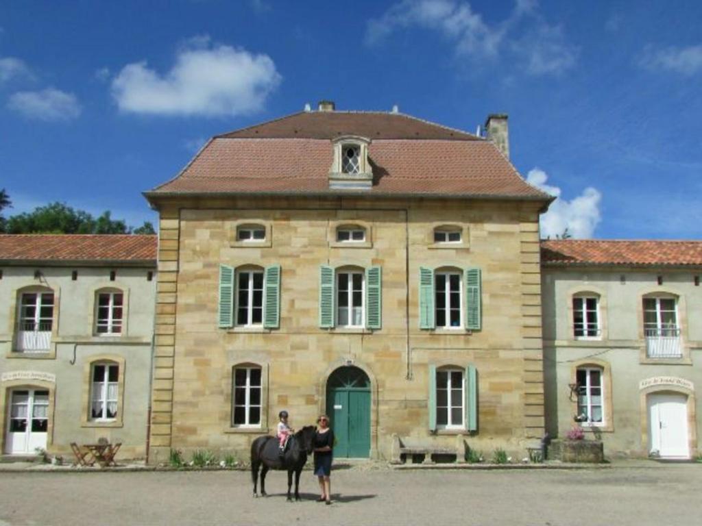Gîte L'Isle-en-Rigault, 4 pièces, 6 personnes - FR-1-585-9 - Housity