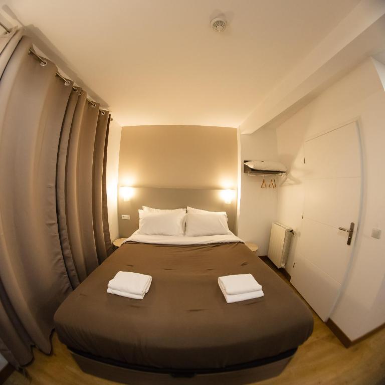 Hôtel des Arcades - Resim 9